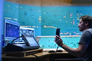 Erfolgreich Weichen gestellt: DB InfraGO deckt Personalbedarf in Stellwerken